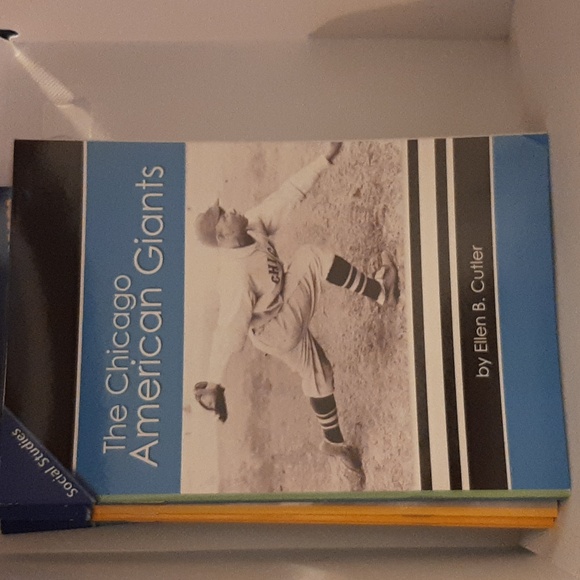 Bundle of 18 science and social studies readers - Picture 5 of 17